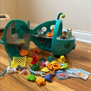 Octonauts big lot vehicle mission submarine set.